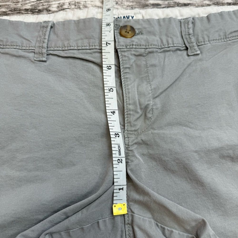 Old Navy Women's Mid Rise Chino Shorts Gray Size 4 4.5" Inseam Stretch - Picture 9 of 10